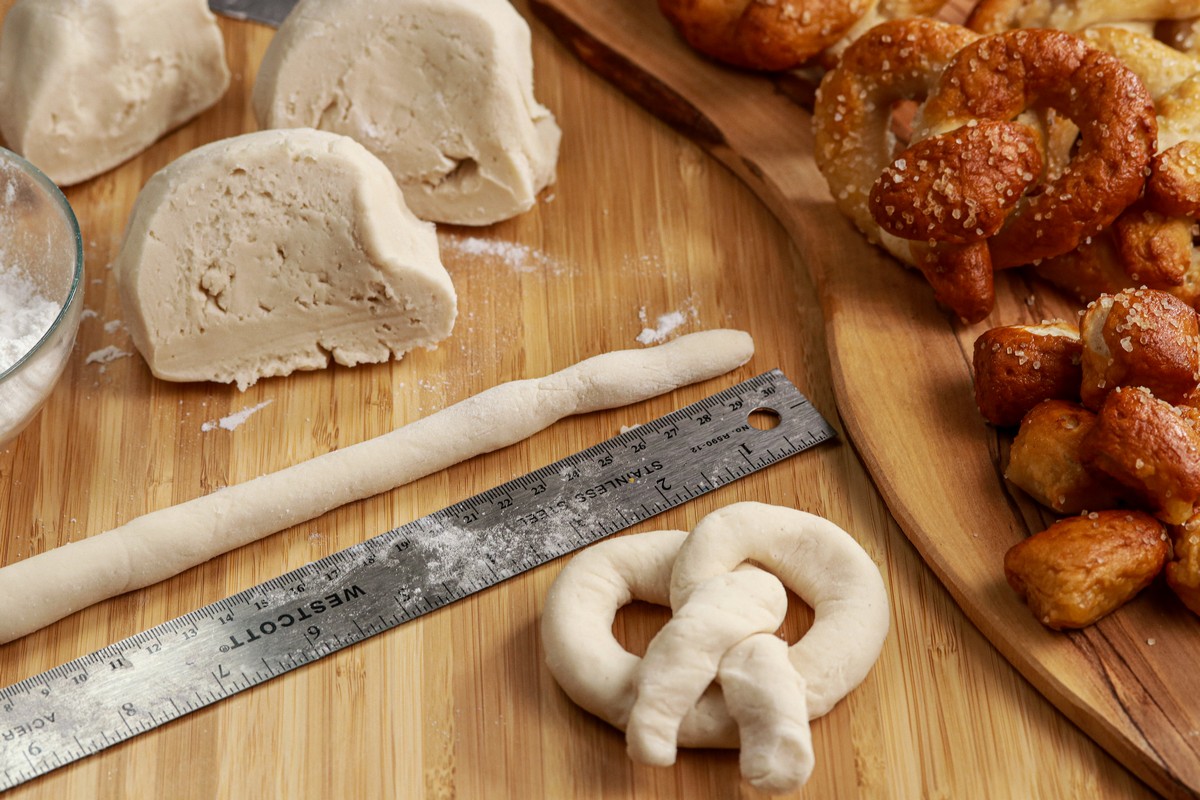 GlutenFree Salted Pretzels\Kinnikinnick Foods